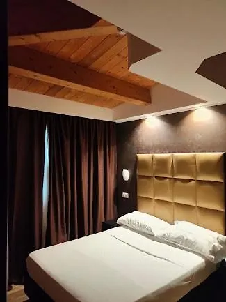 Idueleonimhotel Madonna Della Pace